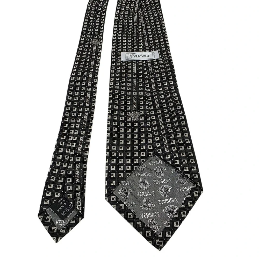 VERSACE Silk Medusa Pattern Mens Necktie Black Gold Made in Italy Luxury‎ Tie